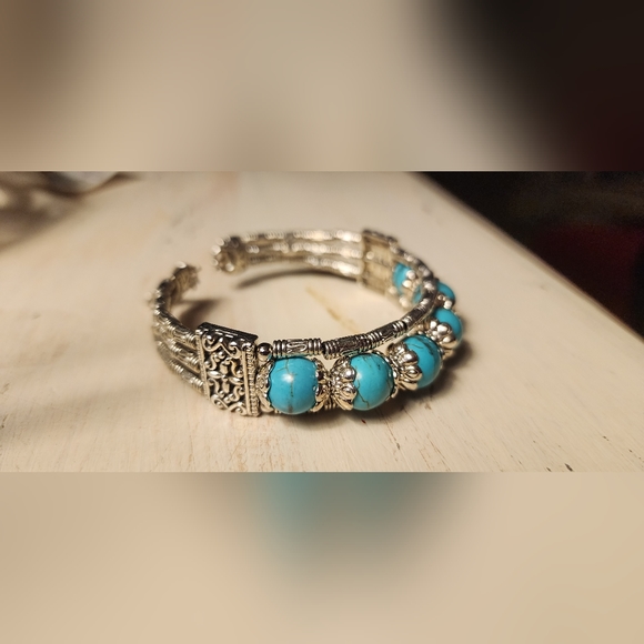 Turquoise adjustable bracelet - Picture 3 of 5
